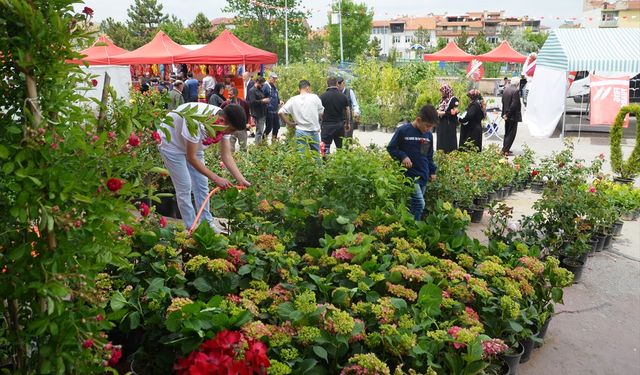 Kütahya'da 14. Tarım, Hayvancılık, Seracılık ve Süt Endüstrisi Fuarı açıldı