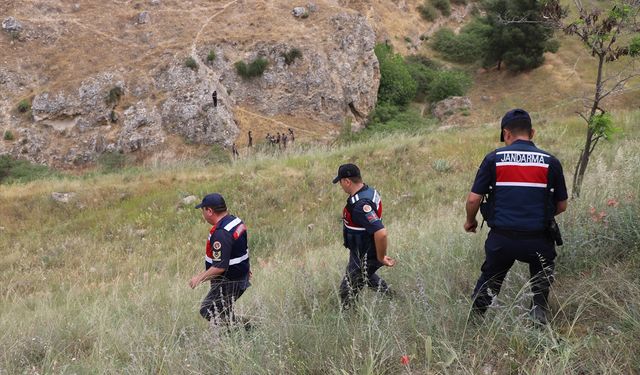 Pamukkale'de kaybolan turistin cesedi kayalık arazide bulundu