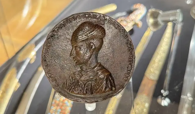 Manisa'dan Londra'ya... Fatih Sultan Mehmet'in tılsımlı madalyonu satışta