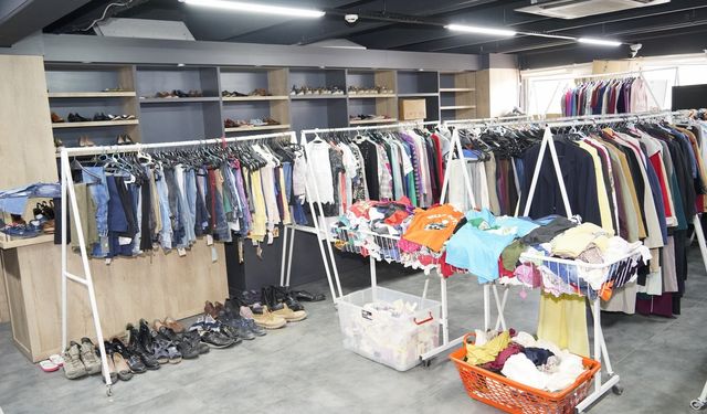 Yunusemre Giyim Mağazası ihtiyaç sahiplerine hizmet veriyor