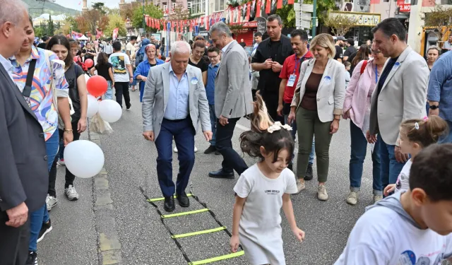 Bursa Heykel'de çocuk sesleri yankılandı