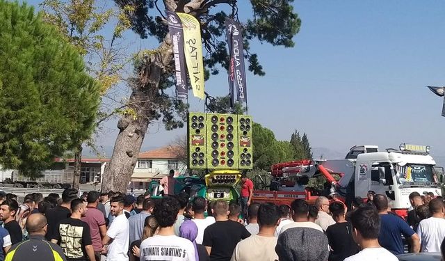 Kırkağaç’ta 1. Otomobil Festivali yoğun ilgiyle gerçekleşti