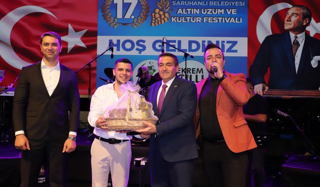 Saruhanlı'da üzüm festivali konserlerle kutlandı