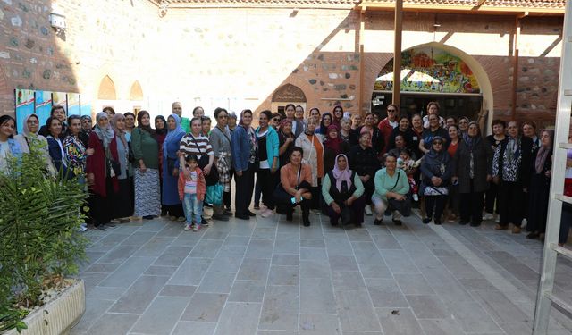 Adım Adım Manisa projesi kadınları tarihle buluşturuyor