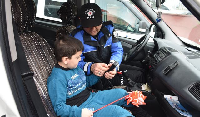 Manisa İl Emniyet Müdürü Fahri Aktaş, özel öğrencilerle bir araya geldi