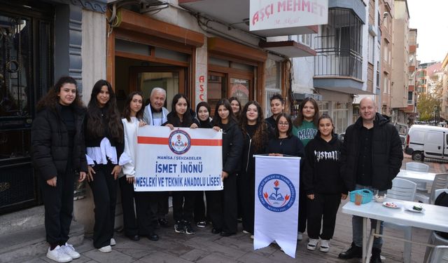 Aşçı Mehmet Usta, Öğrencilerine Kuru Fasulye Pilav İkramında Bulundu