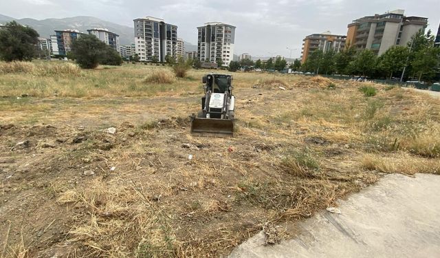 Manisa’da Yabani Ot Temizliği Çalışmaları Aralıksız Devam Ediyor