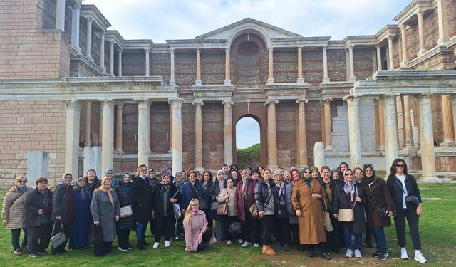 Manisalı Kadınlar Salihli’nin Güzellikleri Keşfetti