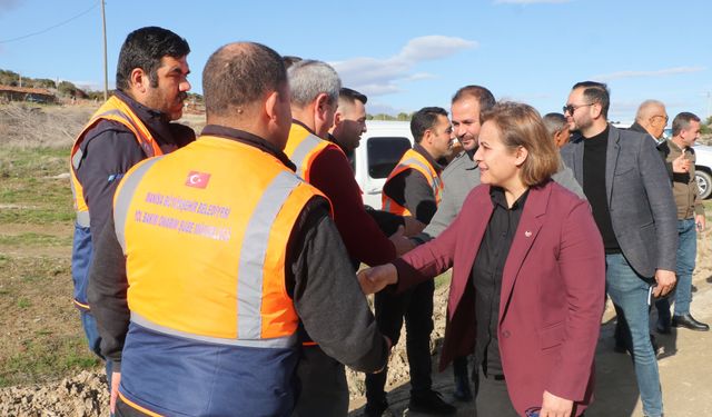 Kula'da Yollar Yapılıyor, Yüzler Gülüyor