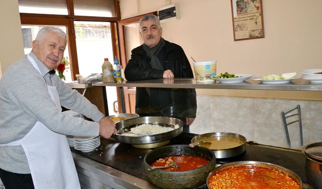 Mehmet Akgül, Başkanlık Sevdasından Vazgeçip Aşçılığına Devam Ediyor