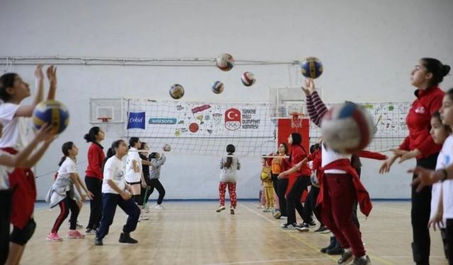 Demirci’de Gençlik Kış Kulübü Programı Başlıyor