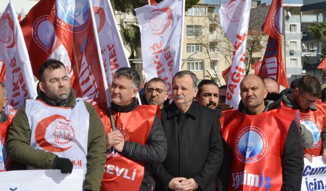 Eğitim-İş'in "Cumhuriyet ve Emek Yürüyüşü" Manisa'da Devam Etti