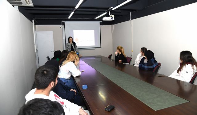 Yunusemre Belediyesi’nden Öğrencilere Sınav Kaygısı Semineri