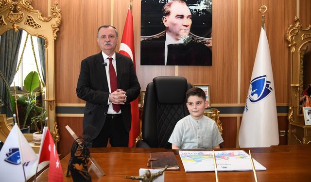 Başkan Balaban, 23 Nisan’da Koltuğunu Çocuklara Devretti