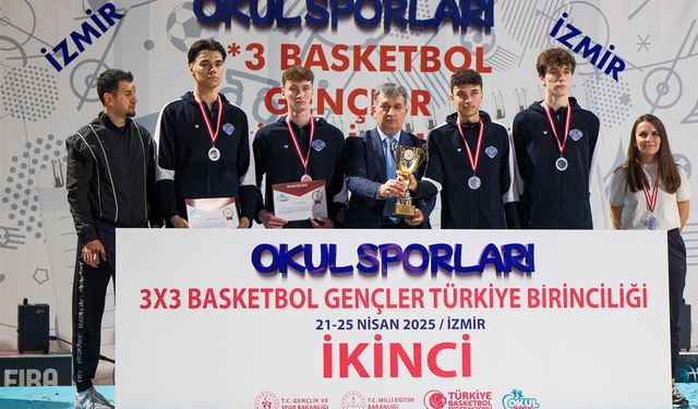 Elit Ege Koleji Basketbol Takımı Türkiye İkincisi Oldu