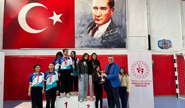 Manisa'da Roketler İl Birinciliği İçin Ateşlendi