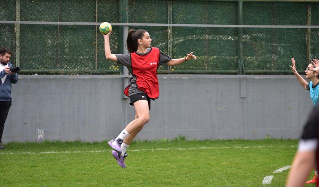 Mesir Coşkusunda Çim Hentbolu Rüzgarı: 87 Sporcu Şov Yaptı!