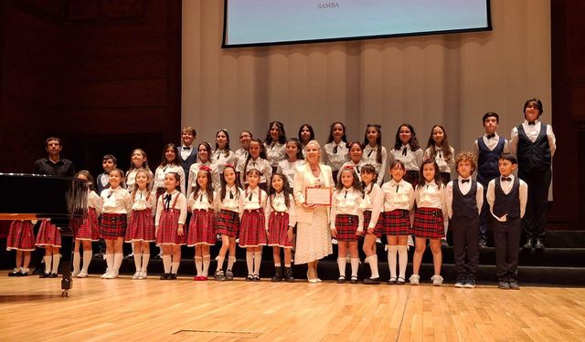 Manisa’nın genç sesleri İzmir’de ödülleri topladı