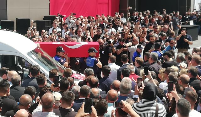 Ferdi Zeyrek son yolculuğuna uğurlanıyor