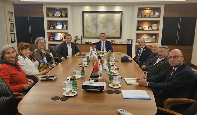 Manisa Kent Konseyi Başkanı Hakkı Bayraktar:’’ Bir ülkenin kalkınmasının temel unsuru eğitimdir’’