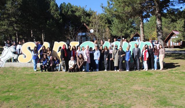 Muradiye Kız Yurdu öğrencileri Demirci’nin kültürel mirasını yerinde tanıdı