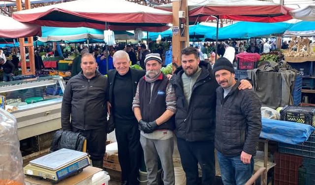 Halim Şener pazarcı esnafını dinledi