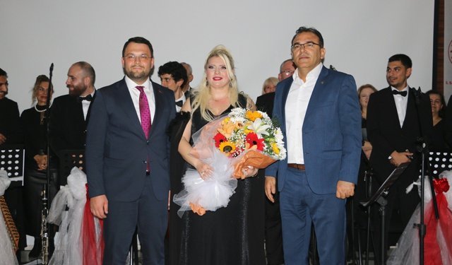 Manisa’da sağlık çalışanlarına Türk Sanat Müziği morali