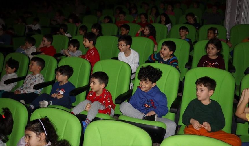 Nevşehir Şehir Tiyatrosu 'Pinokyo' ile sahnede