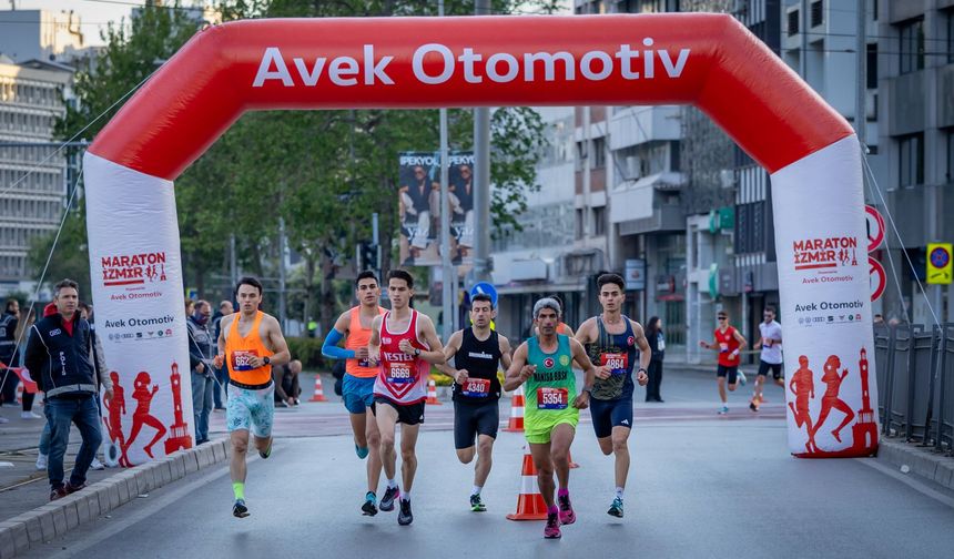Manisa için koşan atletler İzmir’de başarıya imza attı