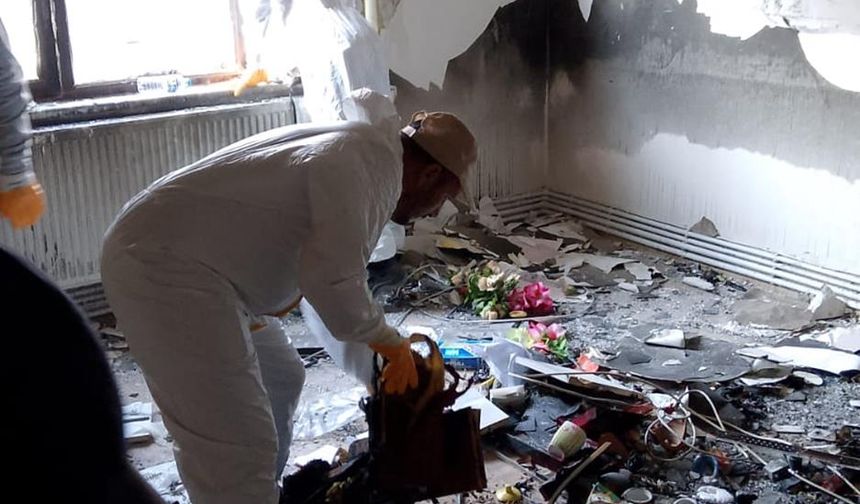 Şehzadeler Belediyesi’nden evi yanan Doğan ailesine destek