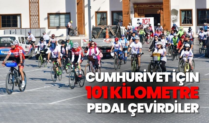 Yunusemre'de cumhuriyet için 101 kilometre pedal çevirdiler