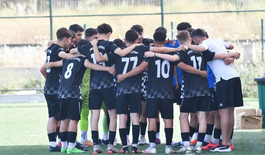 Yunusemre'nin U17'leri namağlup il şampiyonu