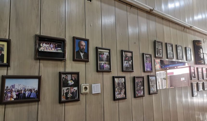 Babasının Hatırasını Duvarlarda Yaşatıyor