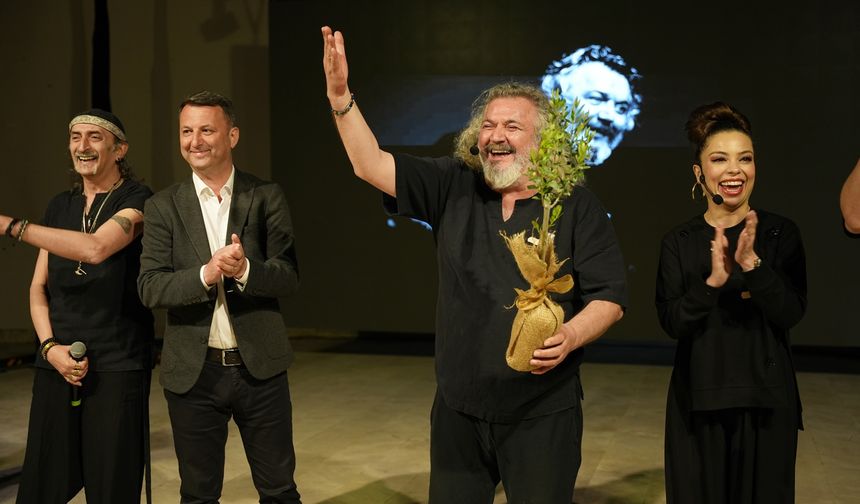 Çağlak Festivali Sanatla Perdelerini Açtı: Müfit Can Saçıntı Akhisar’da Sahne Aldı