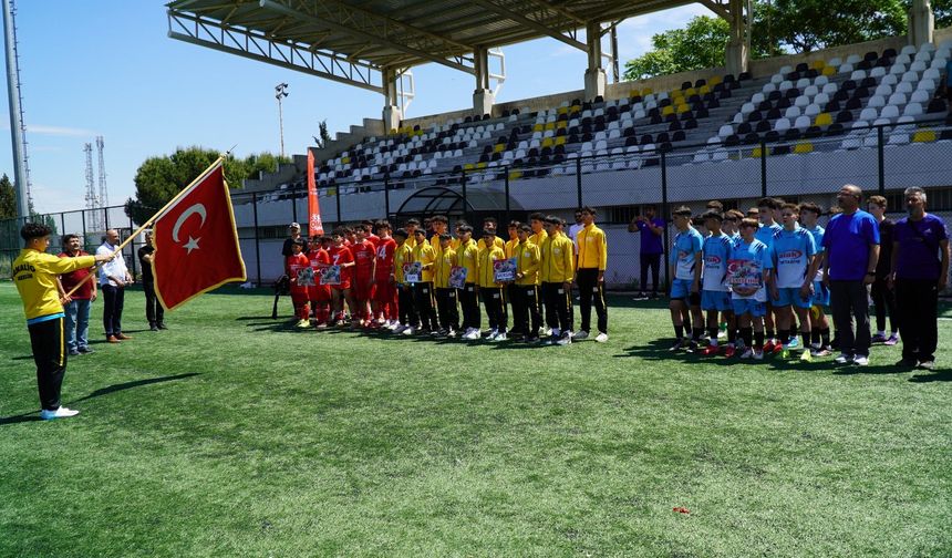 Okul Sporları Futbol Yıldızlar Türkiye Yarı Finalleri Manisa’da Başladı