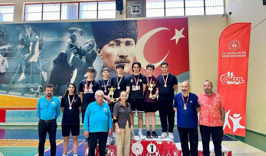 Özel Hedef Anadolu Lisesi Masa Tenisinde İl İkincisi Oldu!