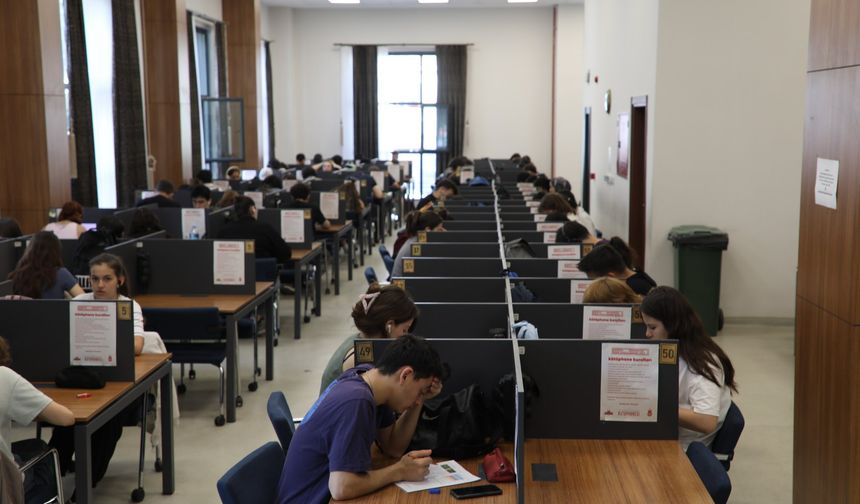 Şehzadeler Gençlik Evi Kütüphanesi 1 yılda 154 bin ziyaretçiyi ağırladı