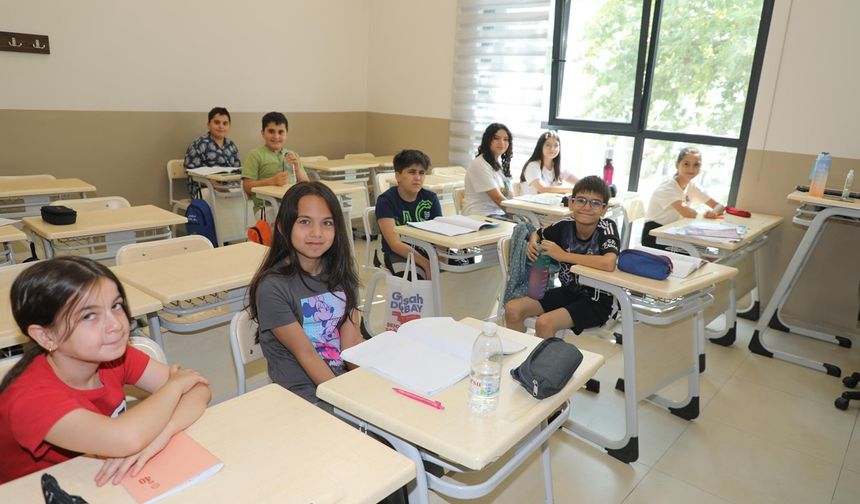 Şehzadeler Belediyesi’nden öğrencilere yaz tatilinde hem eğitim hem eğlence
