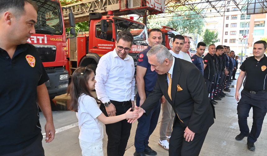 Büyükşehir Yönetimi Çalışanlarla Bayramlaştı