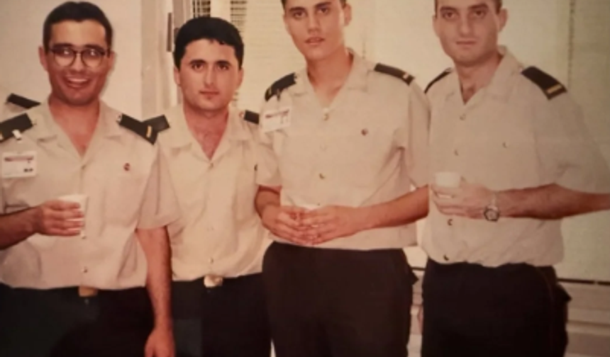 Ferdi Zeyrek'in askerlik fotoğrafı yürek burktu