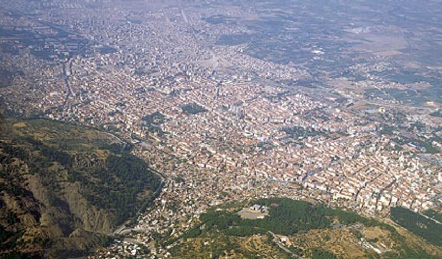 Manisa’nın Akpınar Mahallesi’nde su krizi yaşanıyor!