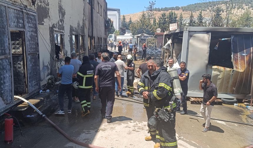 Adıyaman Belediyesi İtfaiye ekipleri OSB’de faciayı önledi