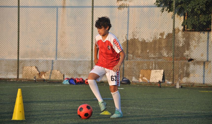Yıldızspor 45 Futbol Kulübü Yaz Futbol Okulu Coşkuyla Başladı