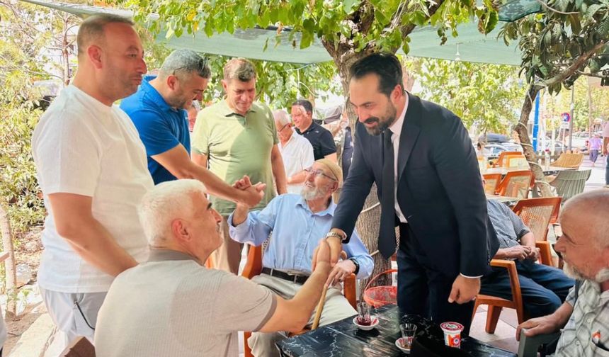 Manisalı vatandaşların taleplerini dinledi: Mücahit Arınç sahada