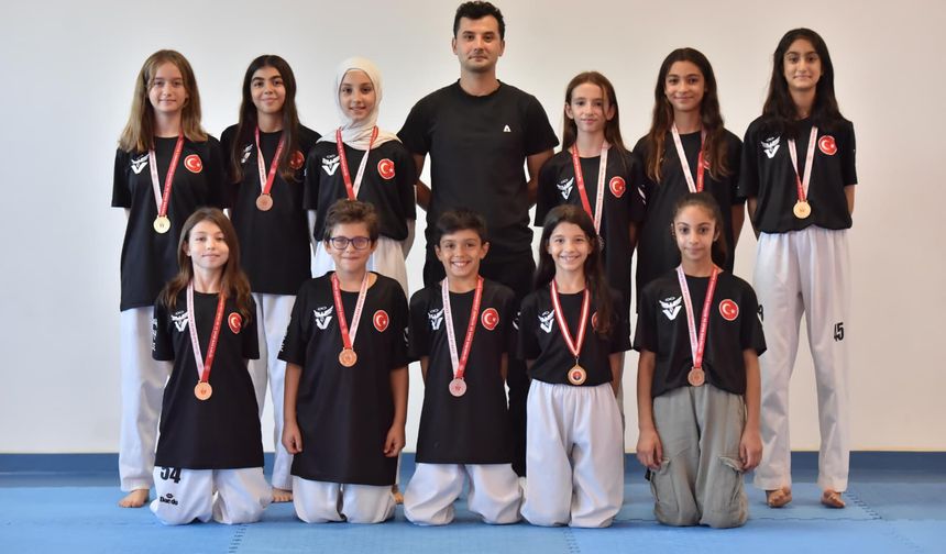 Manisa’nın ilçesinde tekvando rüzgarları esti: Tam 9 madalya kazandılar!