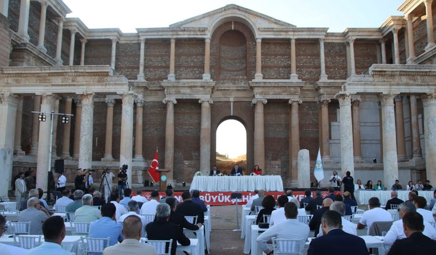 Manisa’da meclis toplantısına antik dokunuş: Adres Sardes