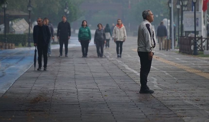 Türkiye, Büyük Önder Atatürk'ü andı