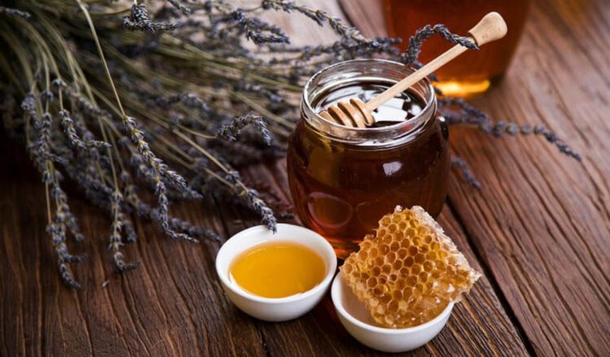 “Bal bozuldu” sanmayın: bu yöntemle 5 dakikada sıvılaştırın