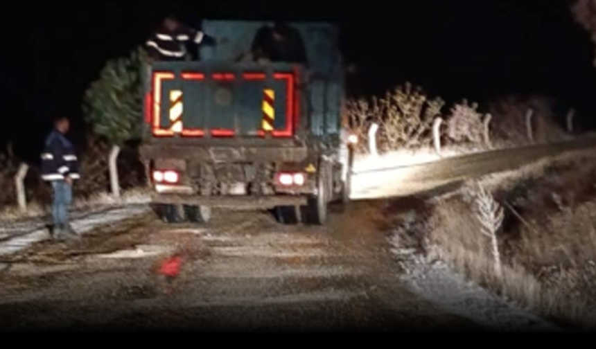 Manisa’da etkili olan kar yağışına karşı ekipler sahada