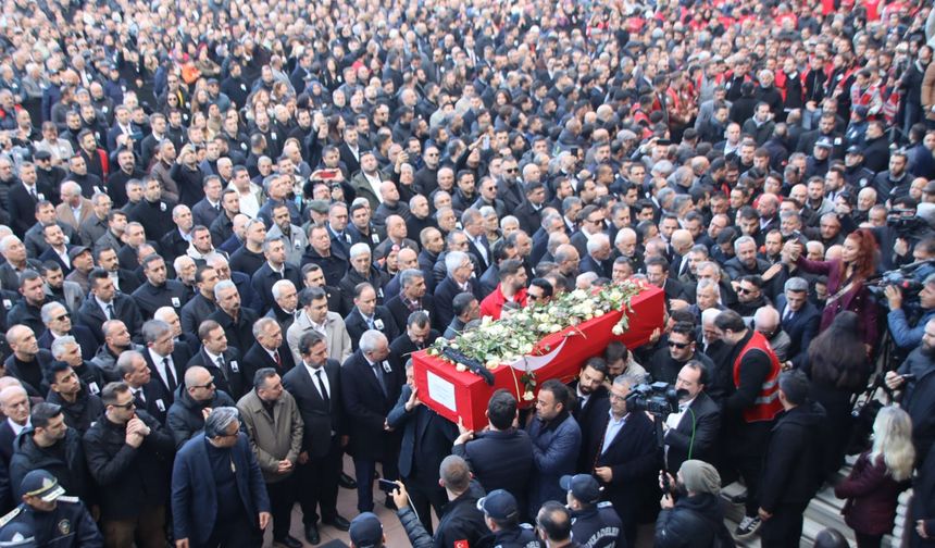 Başkan Durbay Cumhuriyet Meydanı'nda ebediyete uğurlanıyor